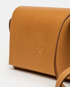 Bandolera Hana en cuero graneado